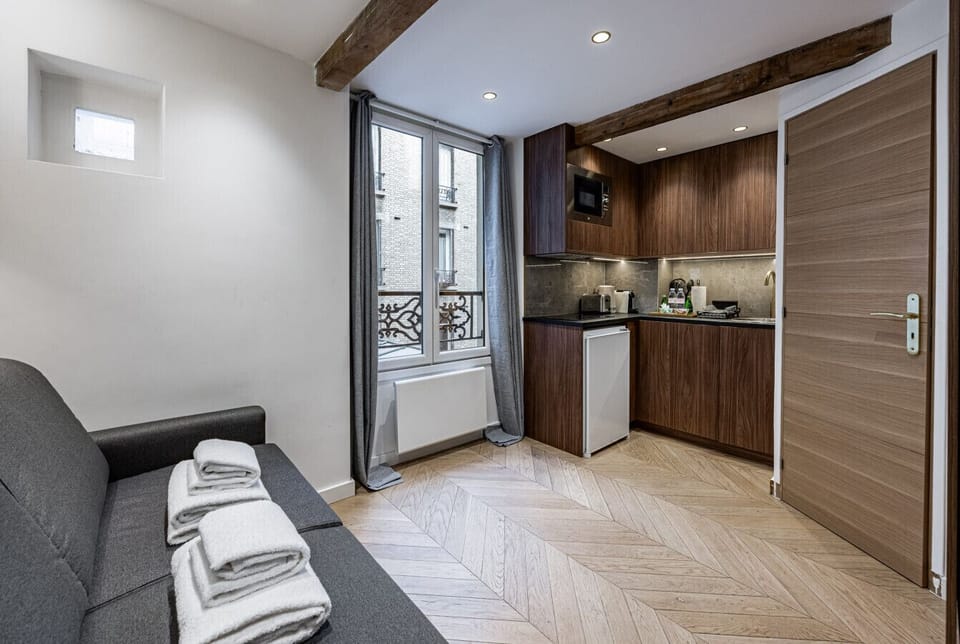 Studio Métro Brochant Paris 17ème