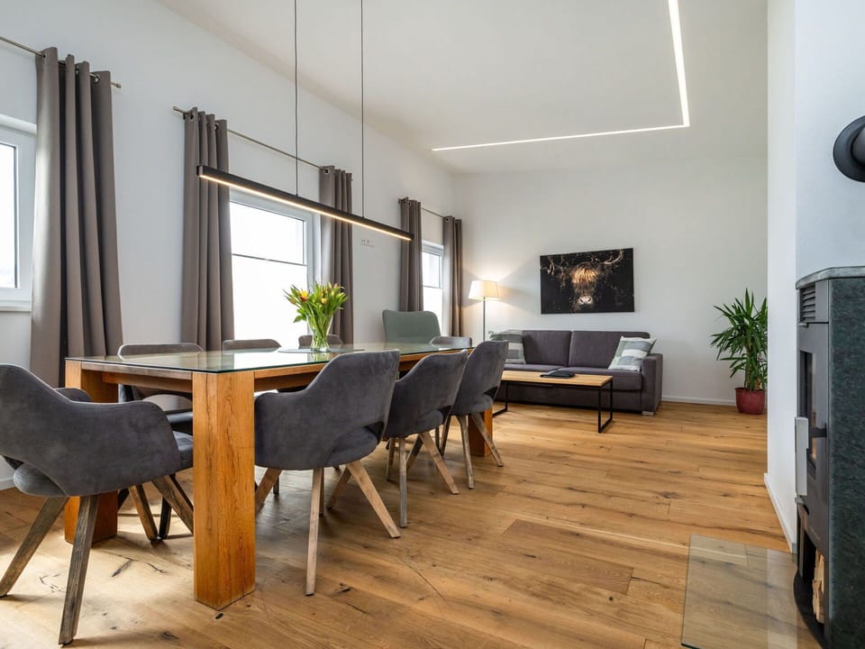 Furniture, Flooring, Interior Design, Wood Flooring, Floor, Wall, Wood, Chair, Laminate Flooring, Ceiling