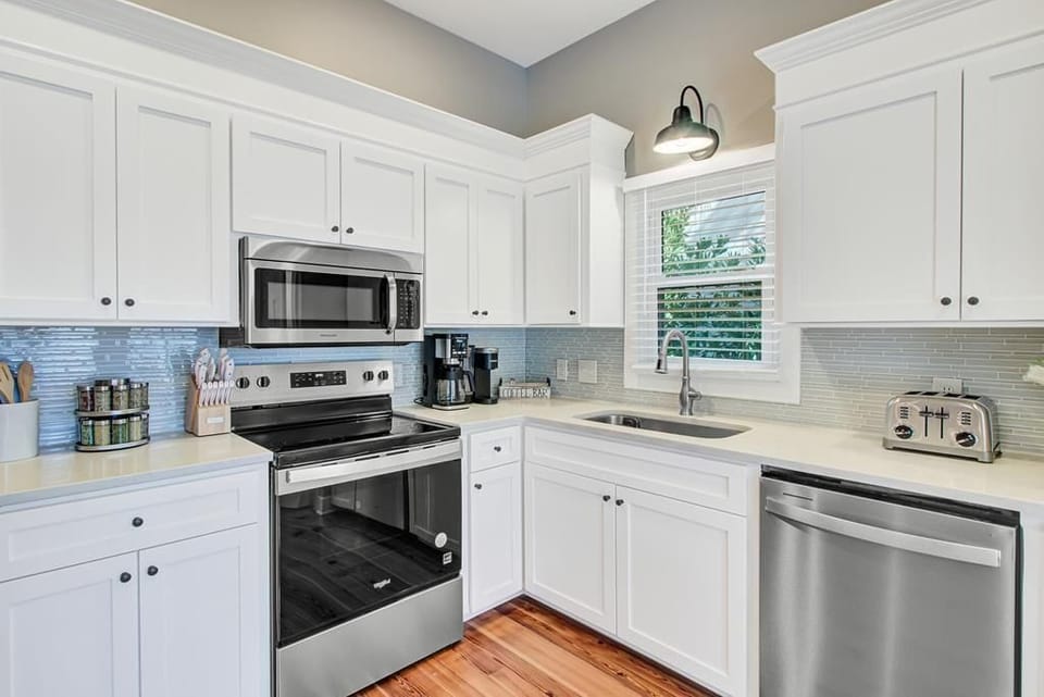 Well Stocked Kitchen Saltwater Sweet Tea Cottage