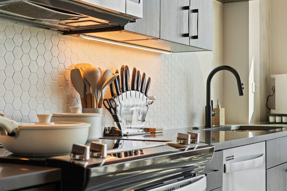 Fully equipped kitchen for home-cooked meals or snacks.