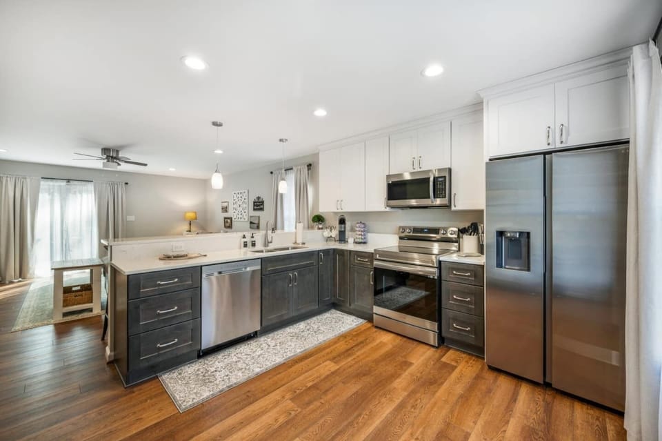 Fully equipped kitchen w/ all the essentials and more!