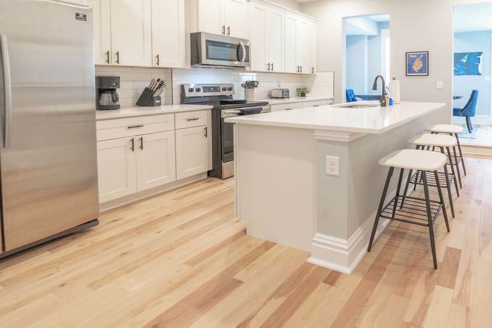 Town house B Gorgeous eat-in kitchen