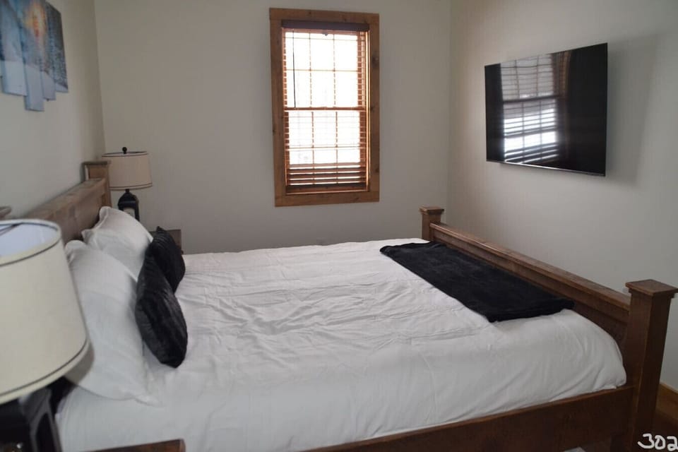 2nd King  Bedroom