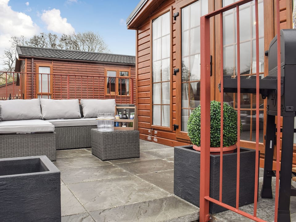 Sitting-out-area | Craig Rossie Lodge, Grandeagles Holiday Park