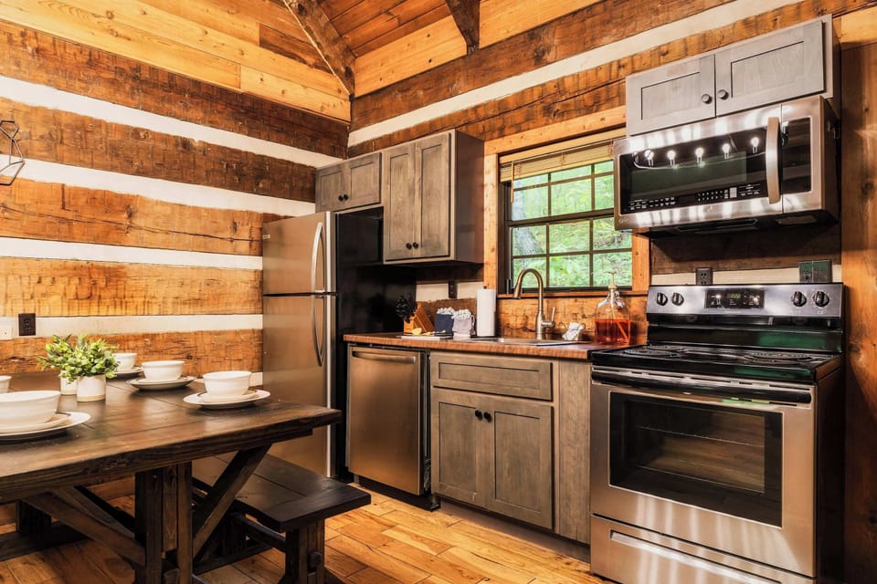 Fully Equipped Kitchen: Cook with Ease!