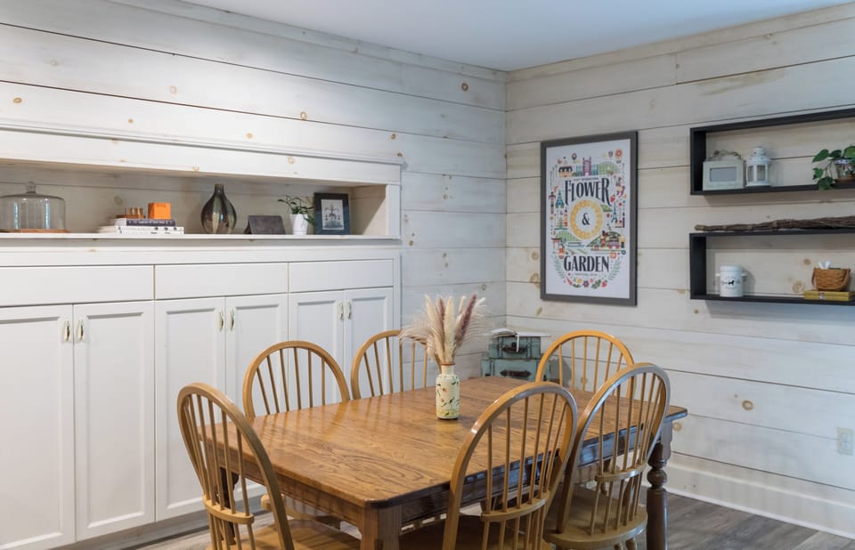 Kitchen table with 6 seats