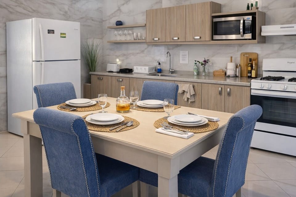Bright kitchen to enjoy breakfast before the beach