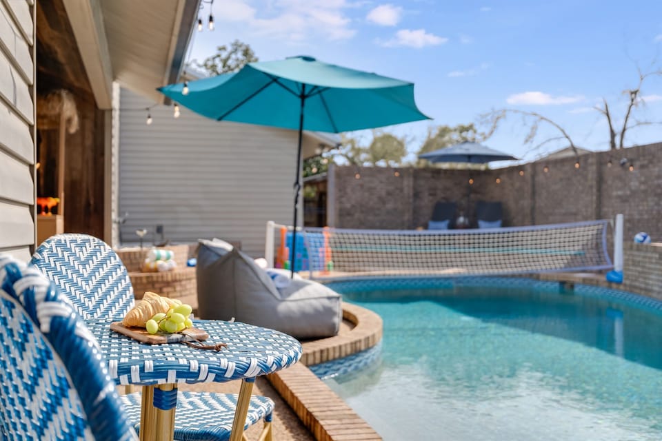 Comfy Outdoor Lounge Areas