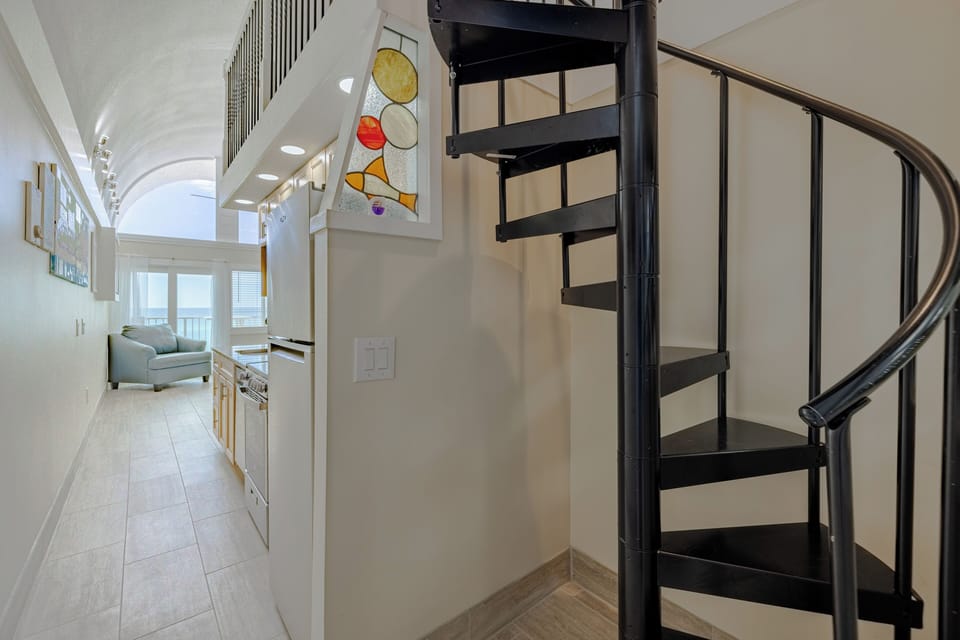 Who wants go up stairs to LOFT
