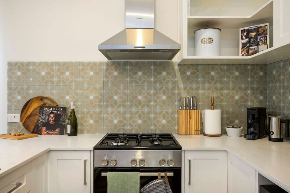 Gas cooktop with Electric oven