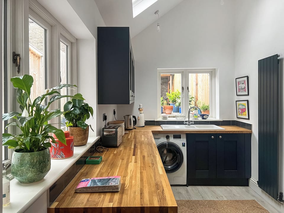 Kitchen | Cosy Cwtch, Hay-On-Wye