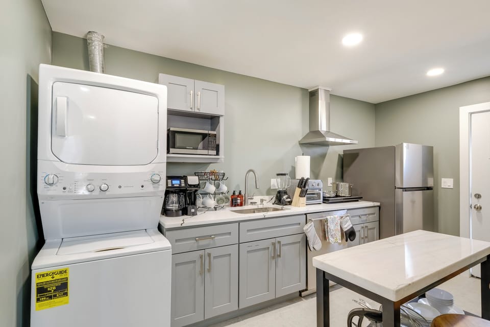 Kitchen | Cooking Basics | Dishwasher | Single-Story Apartment