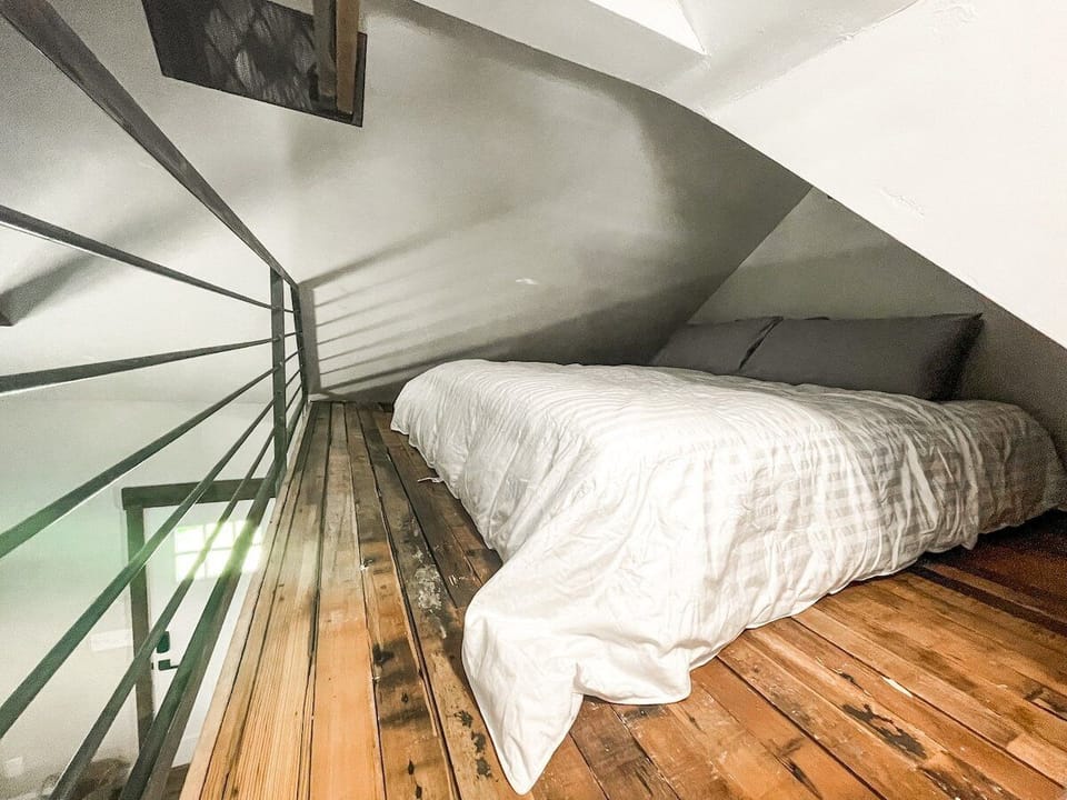 Comfortable mattress and high quality linens