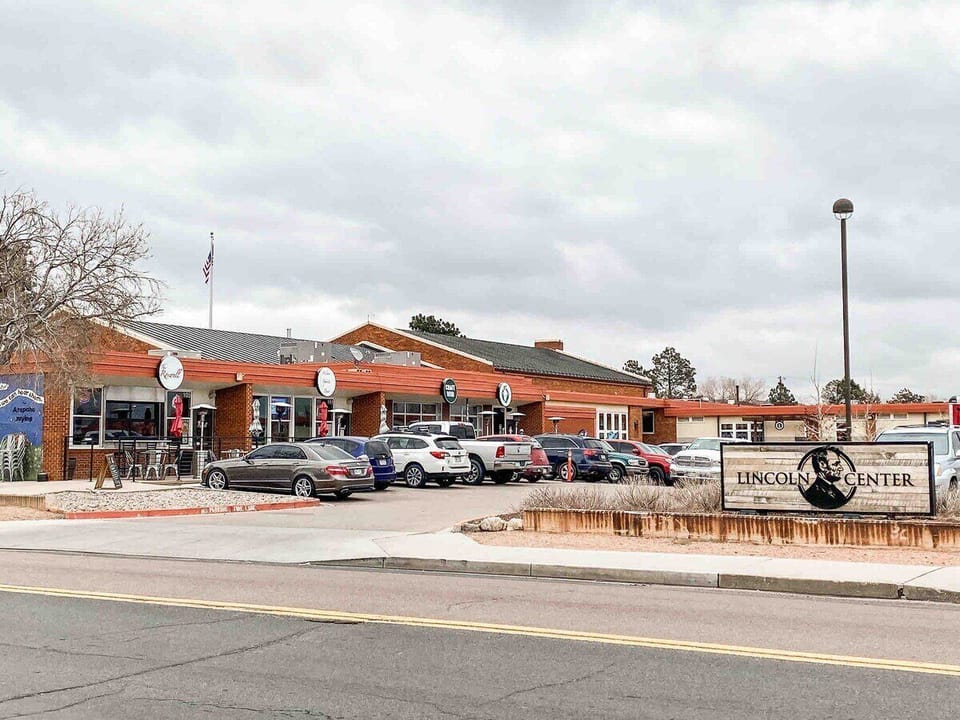 Walking distance to brewery, restaurants, café