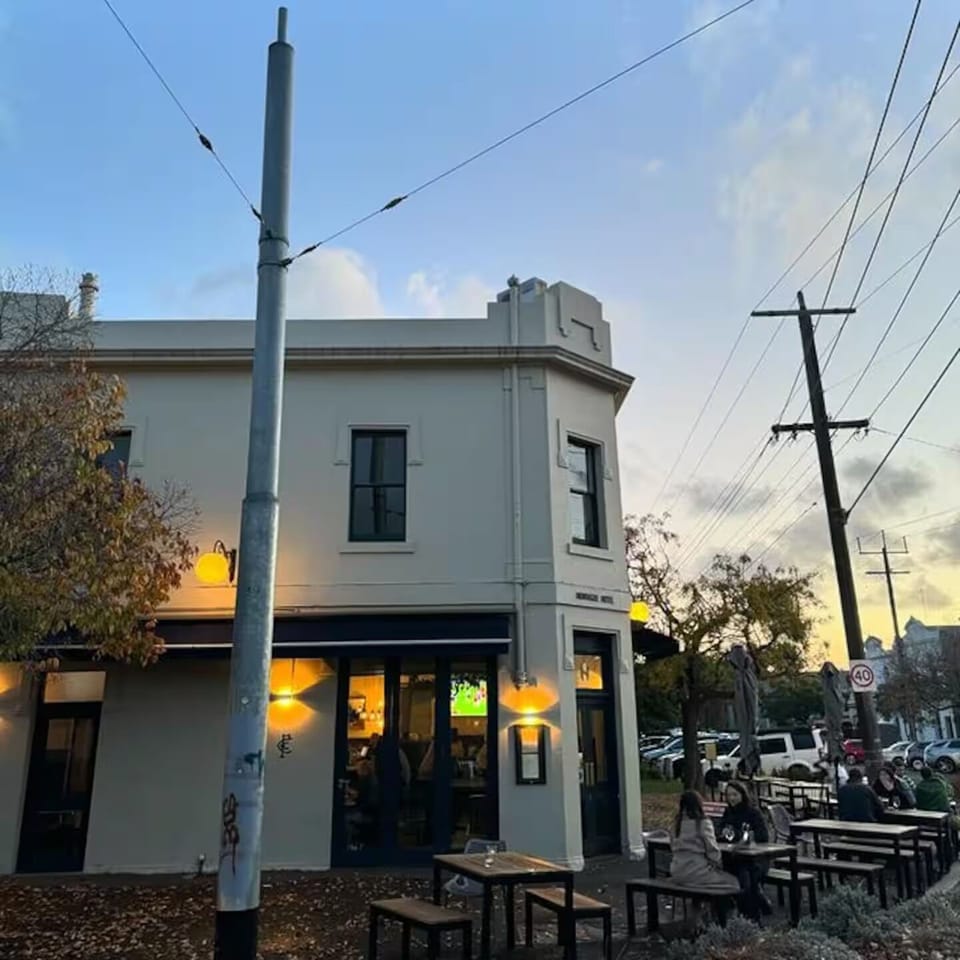 MONTAGUE HOTEL: Just 50 meters away is the ever popular Montague Hotel, an old-fashioned drinking spot that is great for bistro meals, plus live music and trivia. The Sunday roast is a must but book and order early to avoid disappointment.