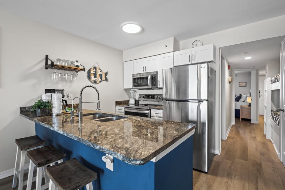 Royal Palms 606 - Kitchen