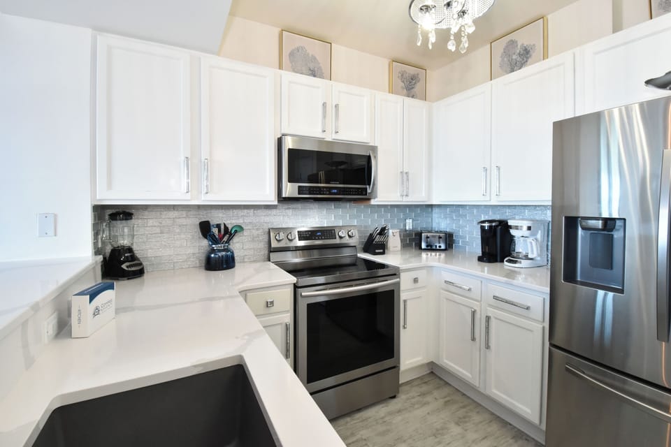 The Palms of Destin 21004 - Fully Equipped Kitchen