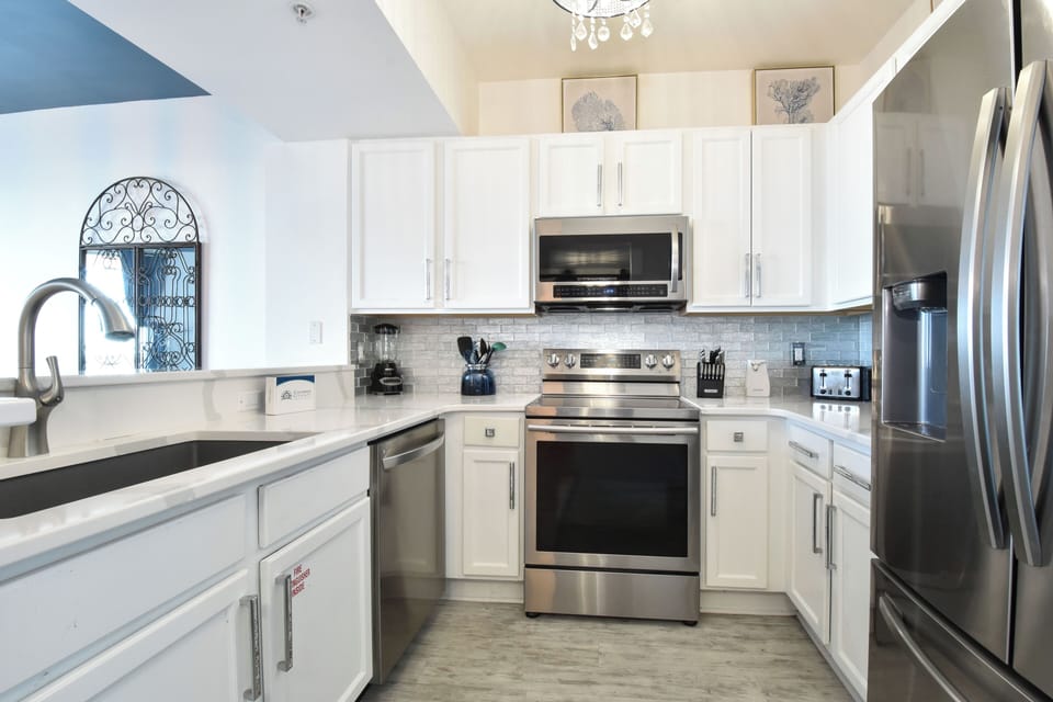 The Palms of Destin 21004 - Fully Equipped Kitchen
