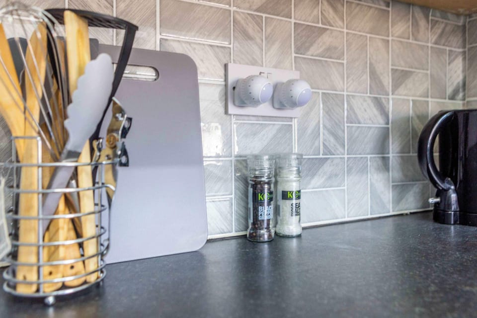Bambro Apartment, Hendon - Host & Stay