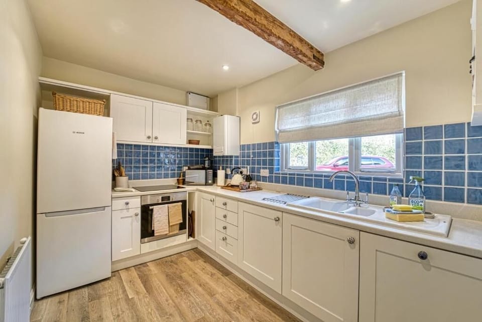 Gleanings, Bredon's Norton - Host & Stay