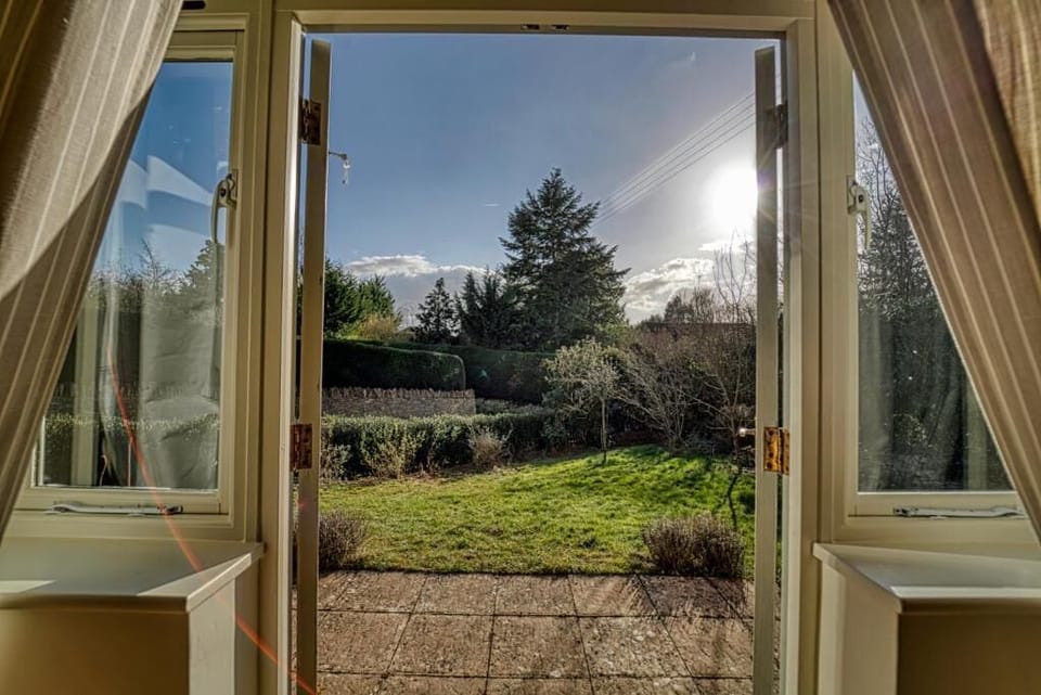 Gleanings, Bredon's Norton - Host & Stay