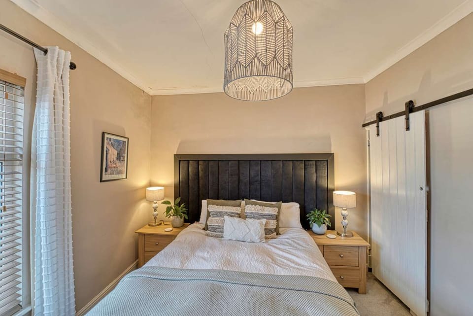 Loughborough Road House, Loughborough - Host & Stay