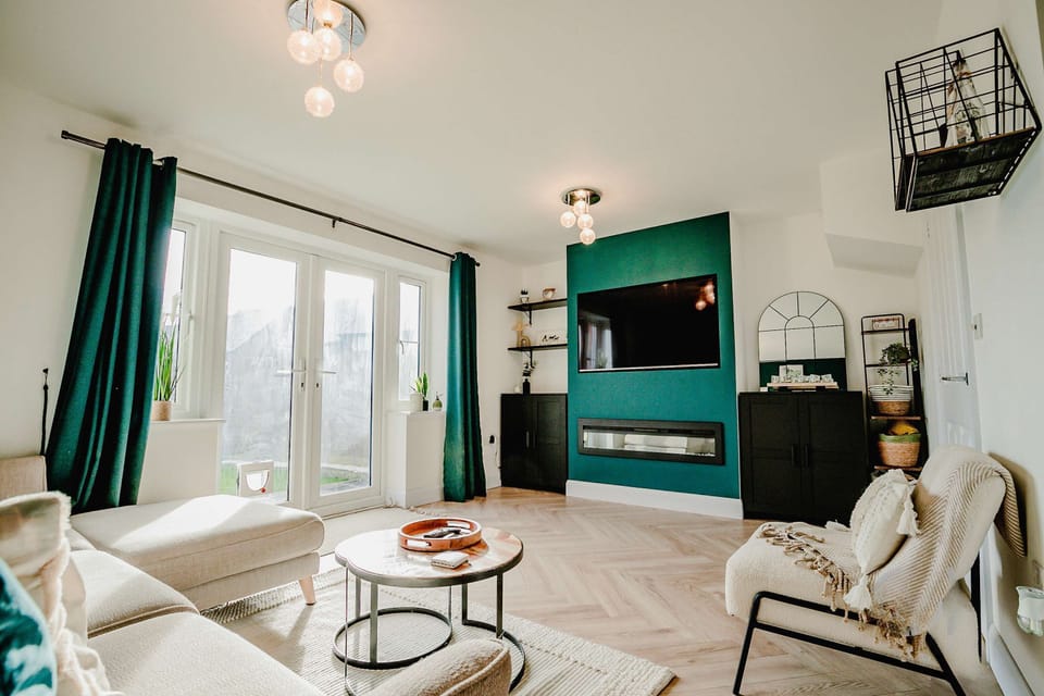 Mercia House, Kemspsey - Host & Stay