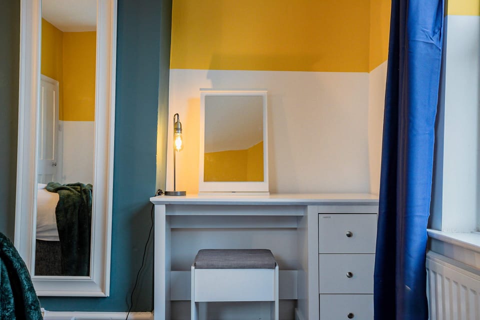 Compton House, Worcester - Host & Stay