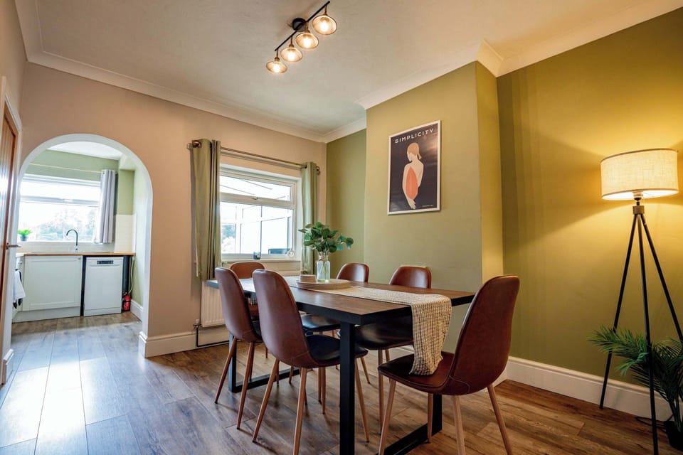 Mayfield House, Ashbourne - Host & Stay