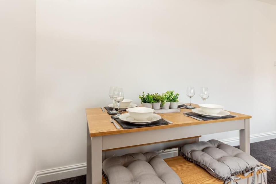 New Street Room, Worcester - Host & Stay