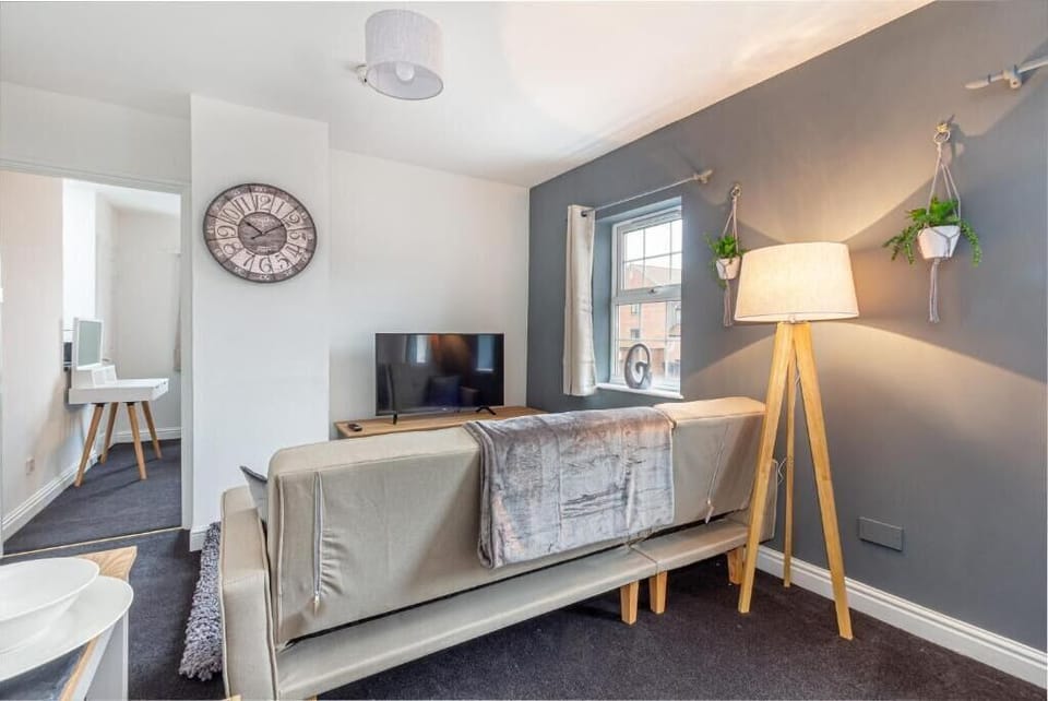 New Street Room, Worcester - Host & Stay