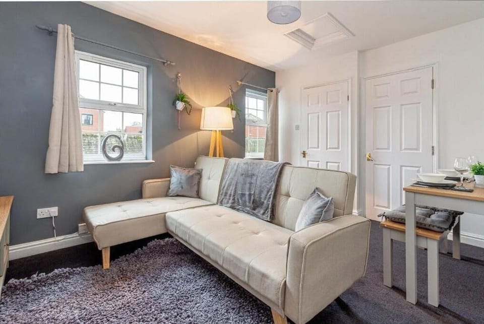 New Street Room, Worcester - Host & Stay
