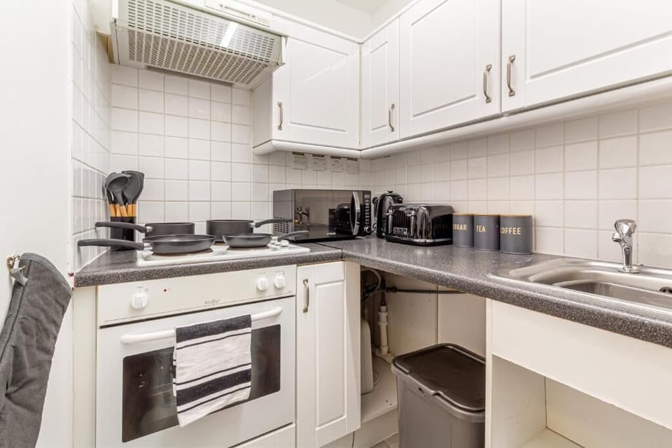 New Street Room, Worcester - Host & Stay
