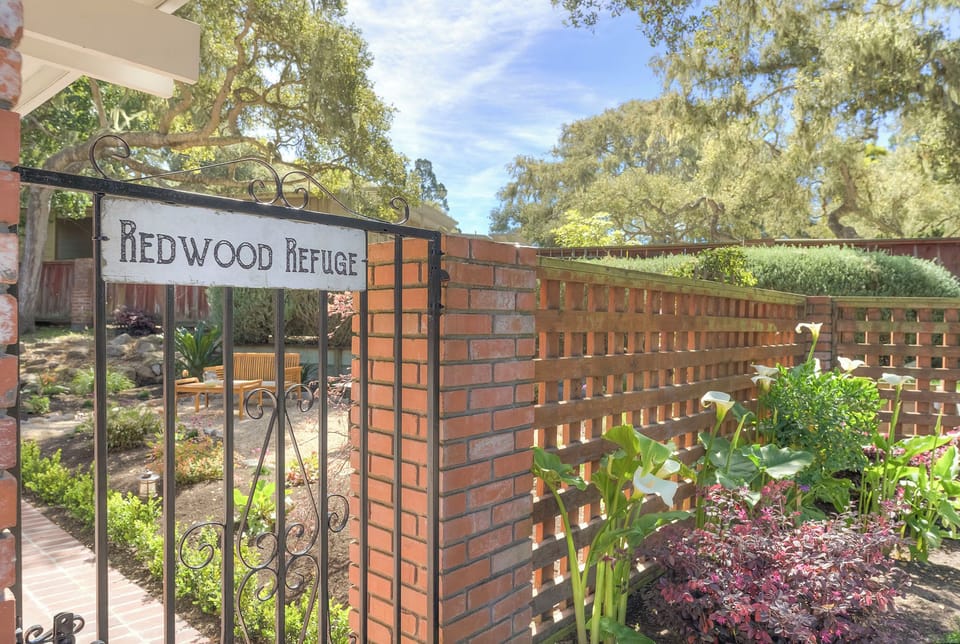 Welcome to "Redwood Refuge"!