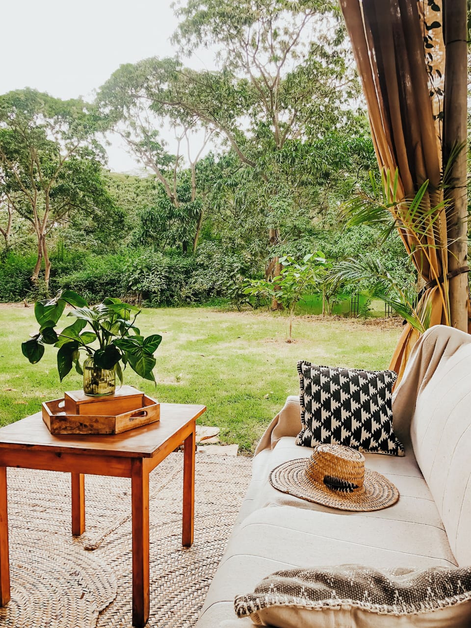 Tent Lounge with Private Garden area