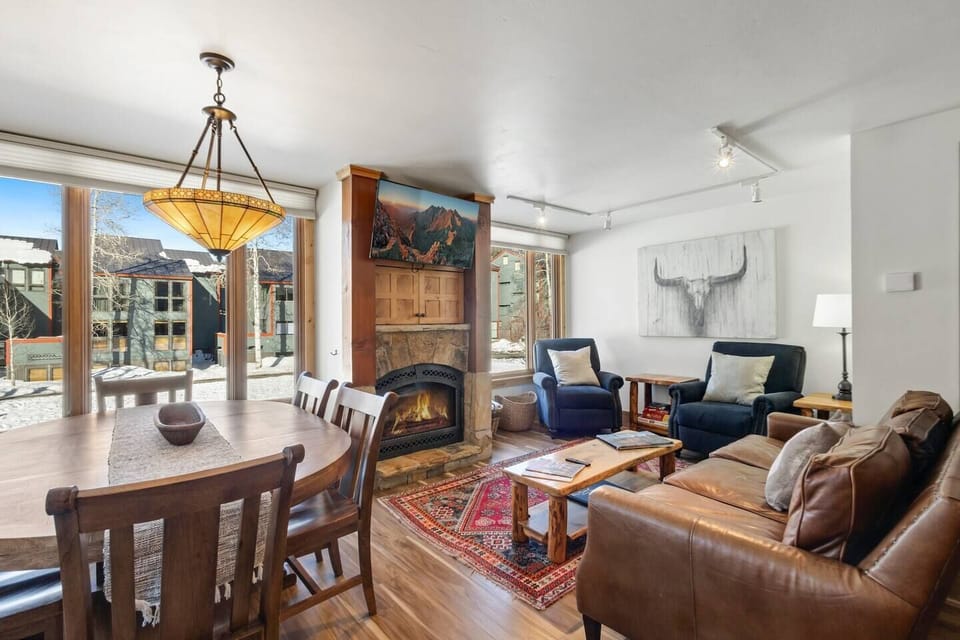 Large living / dining are with fireplace and leather lounging in high supply!