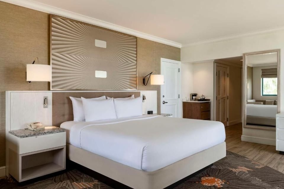 Unit with King bed. Exact unit will be assigned upon arrival. Views, colors, and decor may vary.