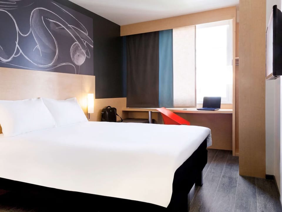 Unit with Queen size bed