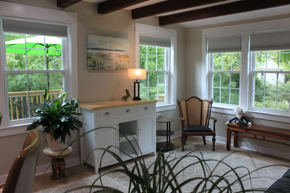 Family Room (TV has replaced the hanging picture)