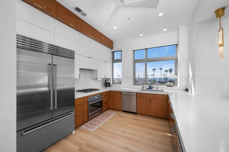 Full Kitchen with ocean views