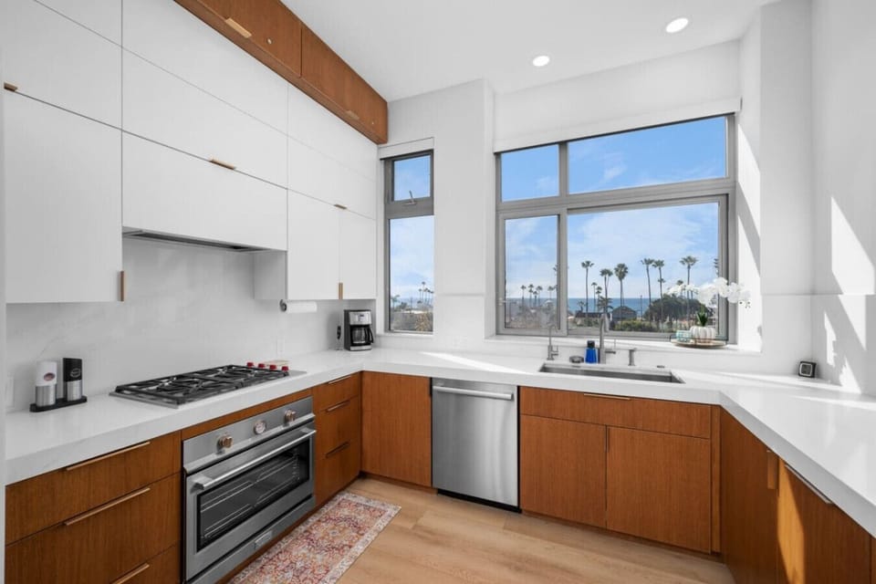 Full Kitchen with ocean views