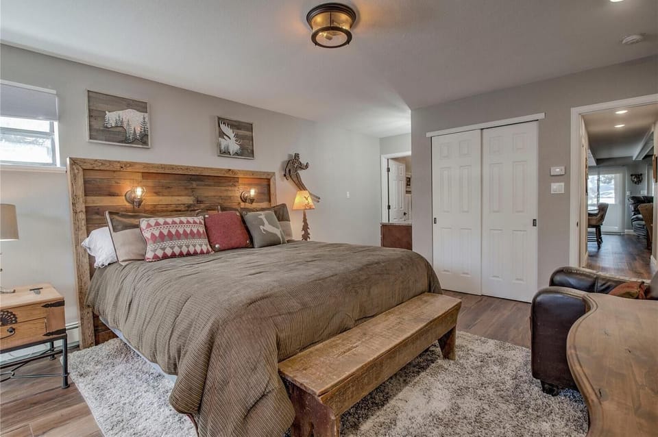 Not shown but room has a large TV in it 