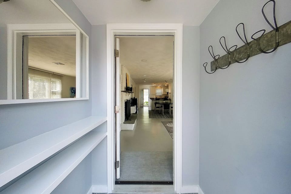 The entry foyer - a great place to leave sandy items after the beach!