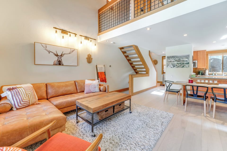 Living Room | TV | Fireplace | 2nd Floor