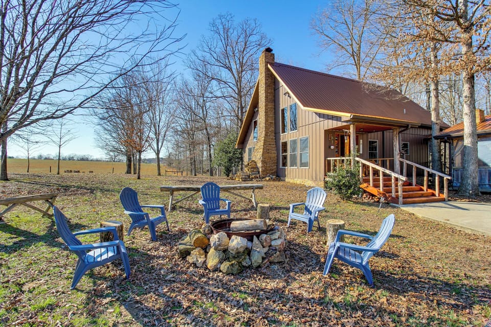 McMinnville Vacation Rental | 2BR | 2BA | Steps Required | 1,750 Sq Ft