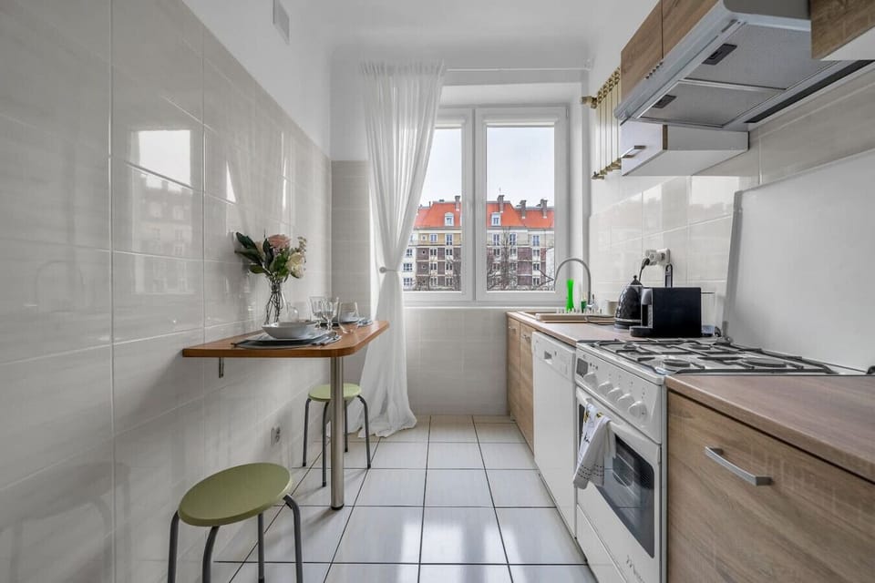 Kitchen with Microwave | Book Now with RENTUJEMY.COM