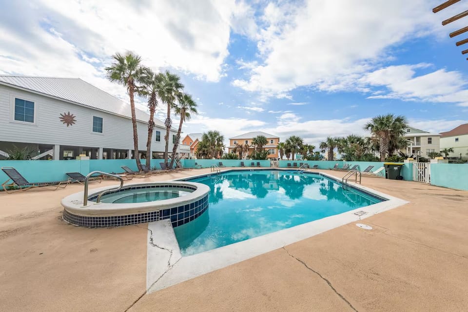 Community Pool + Hot Tub