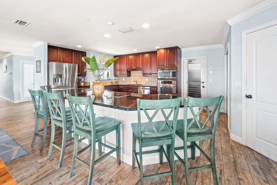 Kitchen Counter Seating for 6