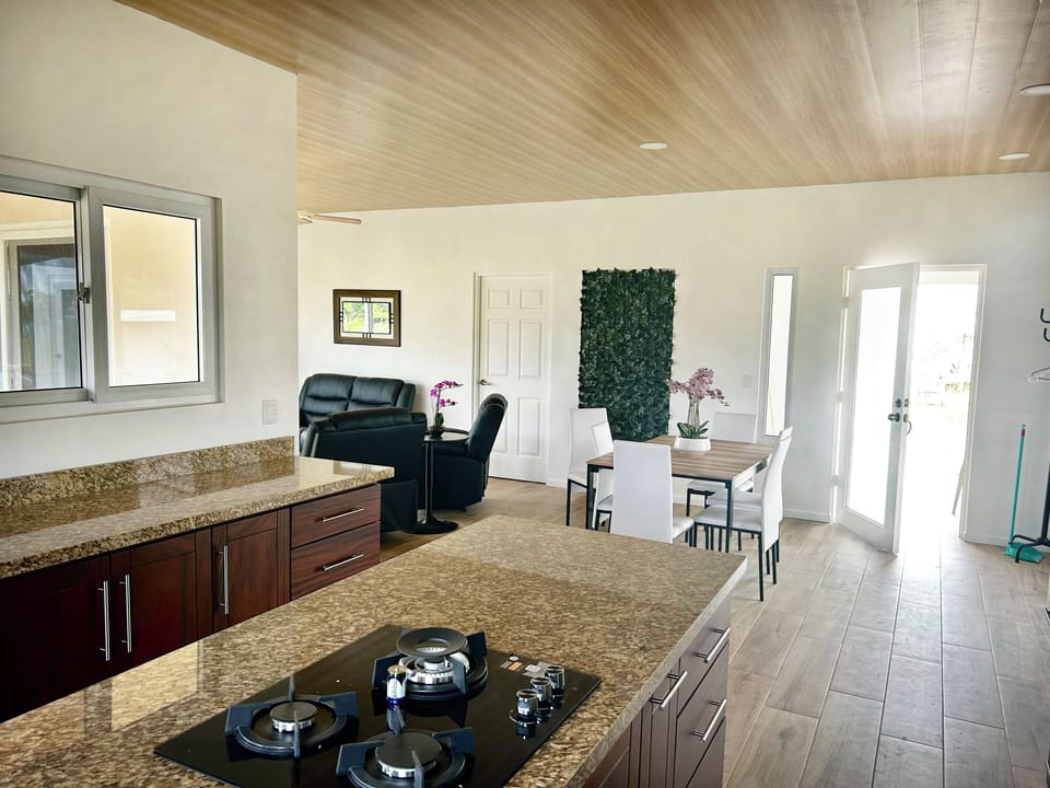 Kitchen/dining