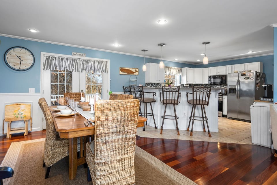 A dining table ideal for enjoying meals and making memories together.